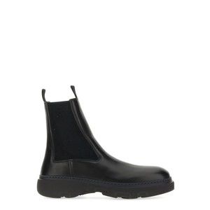 Burberry Calf Grain Leather Boots - NWT